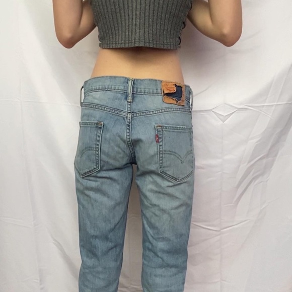 VINTAGE LOWRISE LEVIS! - Picture 4 of 6